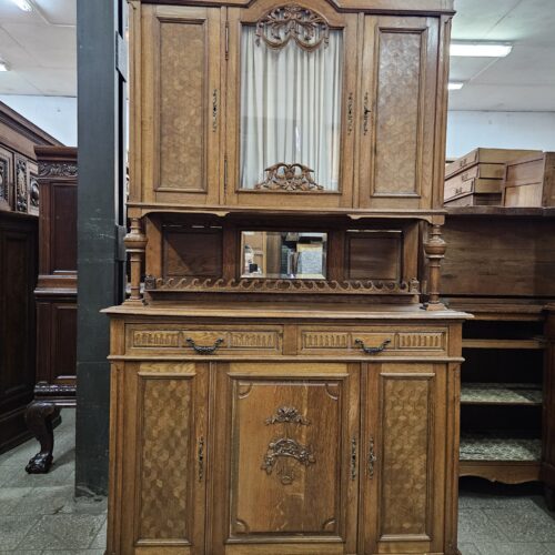 Piękny francuski kredens dębowy