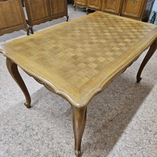 Ładny francuski stół ludwikowski rozkładany