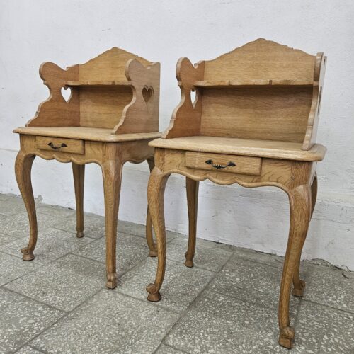 Dwie ładne ludwikowskie szafki nocne stoliki z Francji