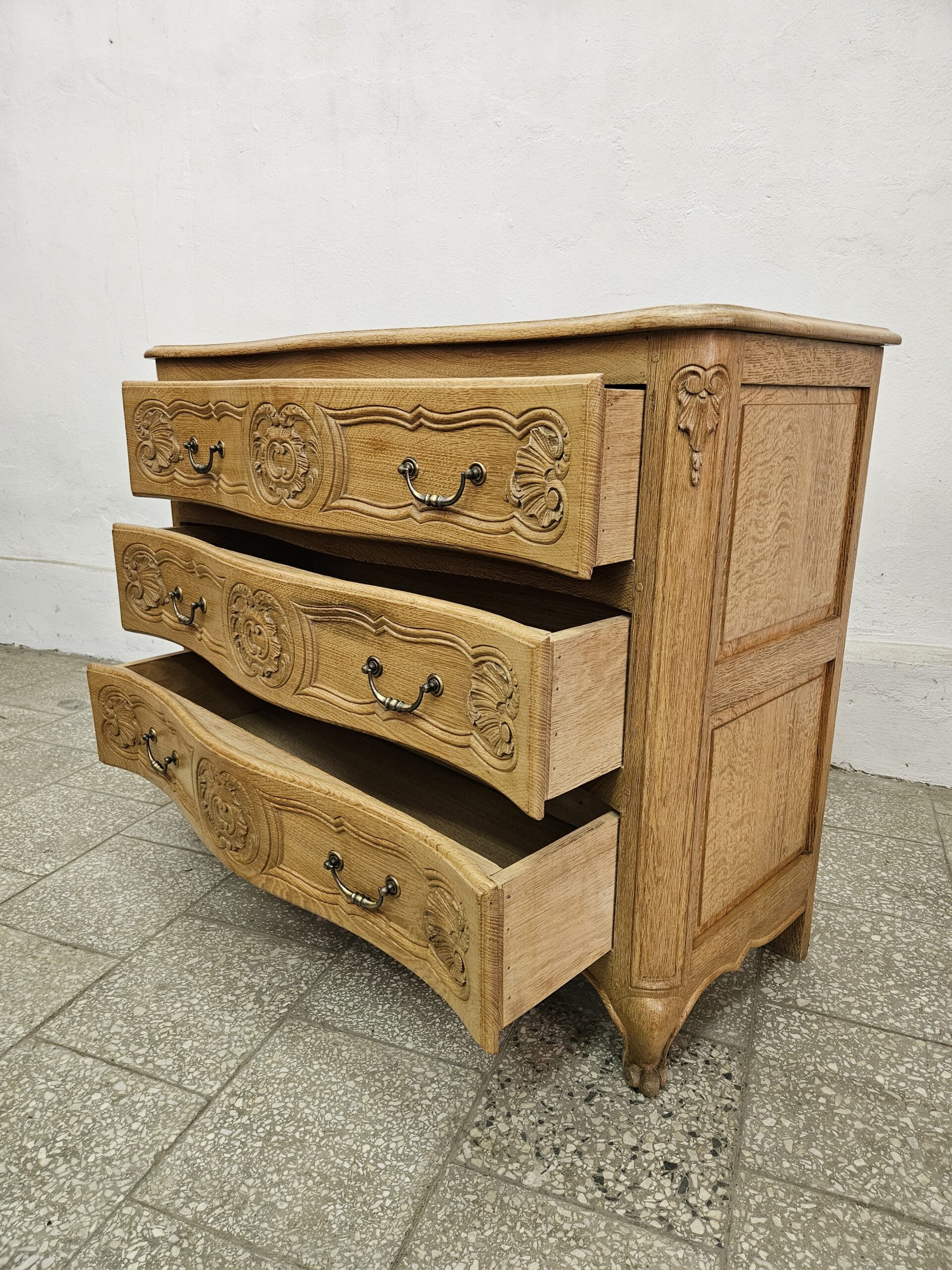 Dębowa komoda ludwikowska z szufladami Francja - obrazek 5