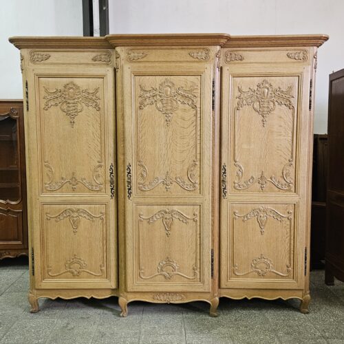 Dębowa szafa Ludwikowska z Francji